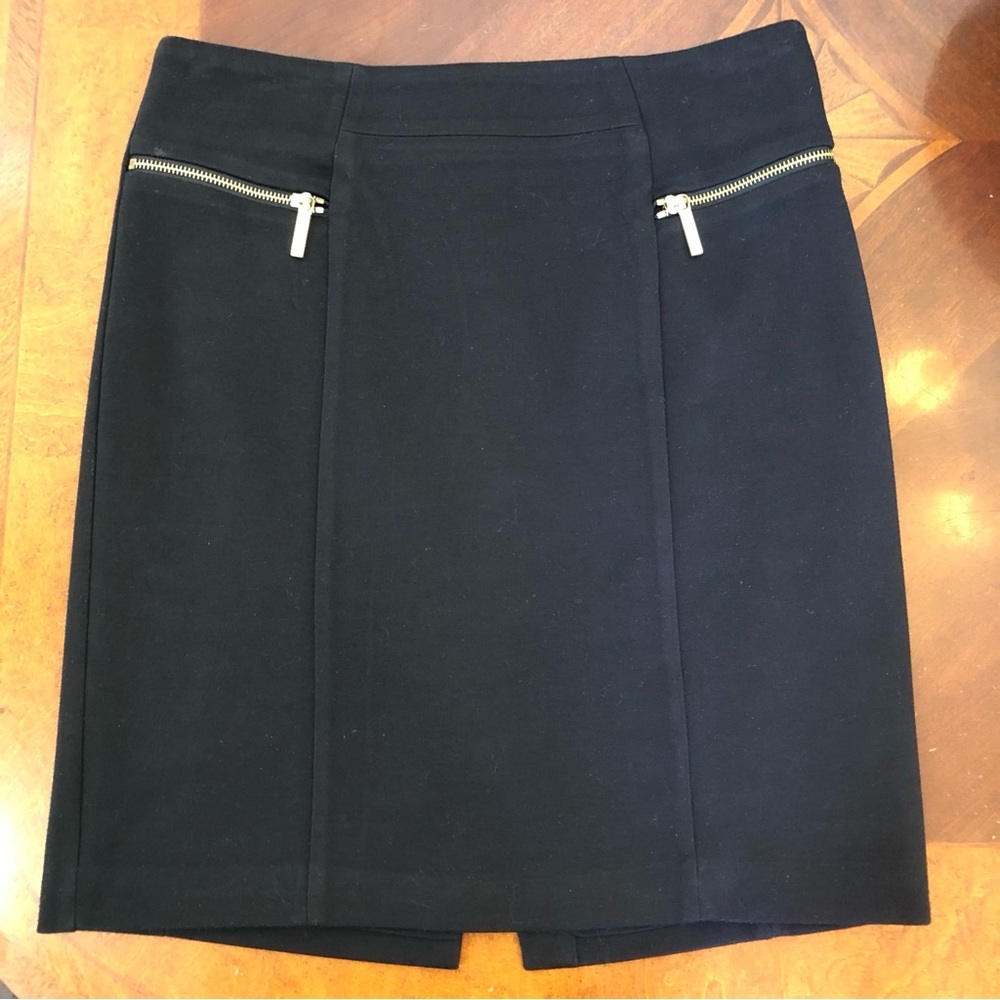 MICHAEL KORS Black Fully-lined Contour Skirt with Gold Zippers & MK pulls - Sz 8